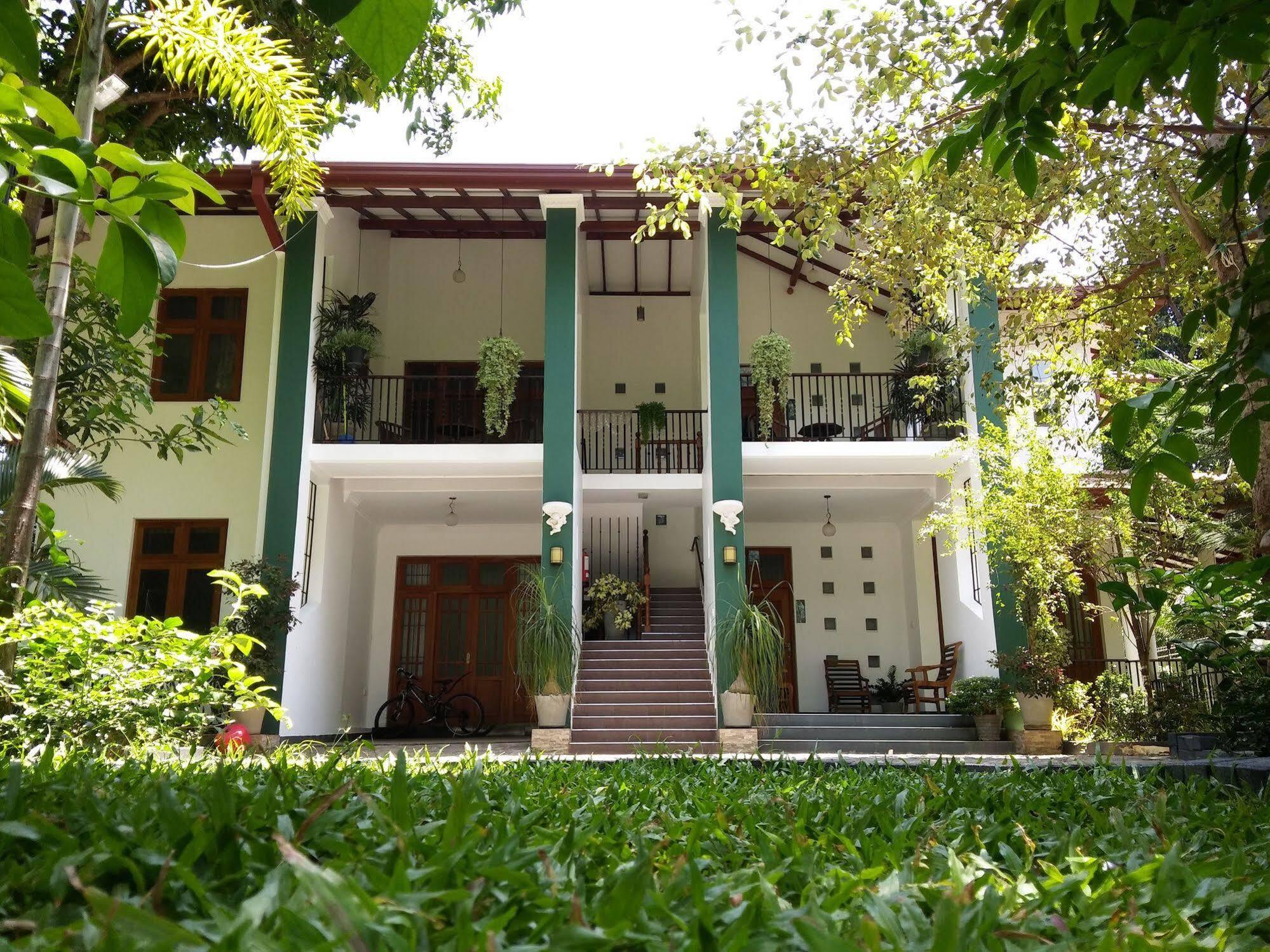 West Dene Bed and Breakfast Negombo Exteriör bild
