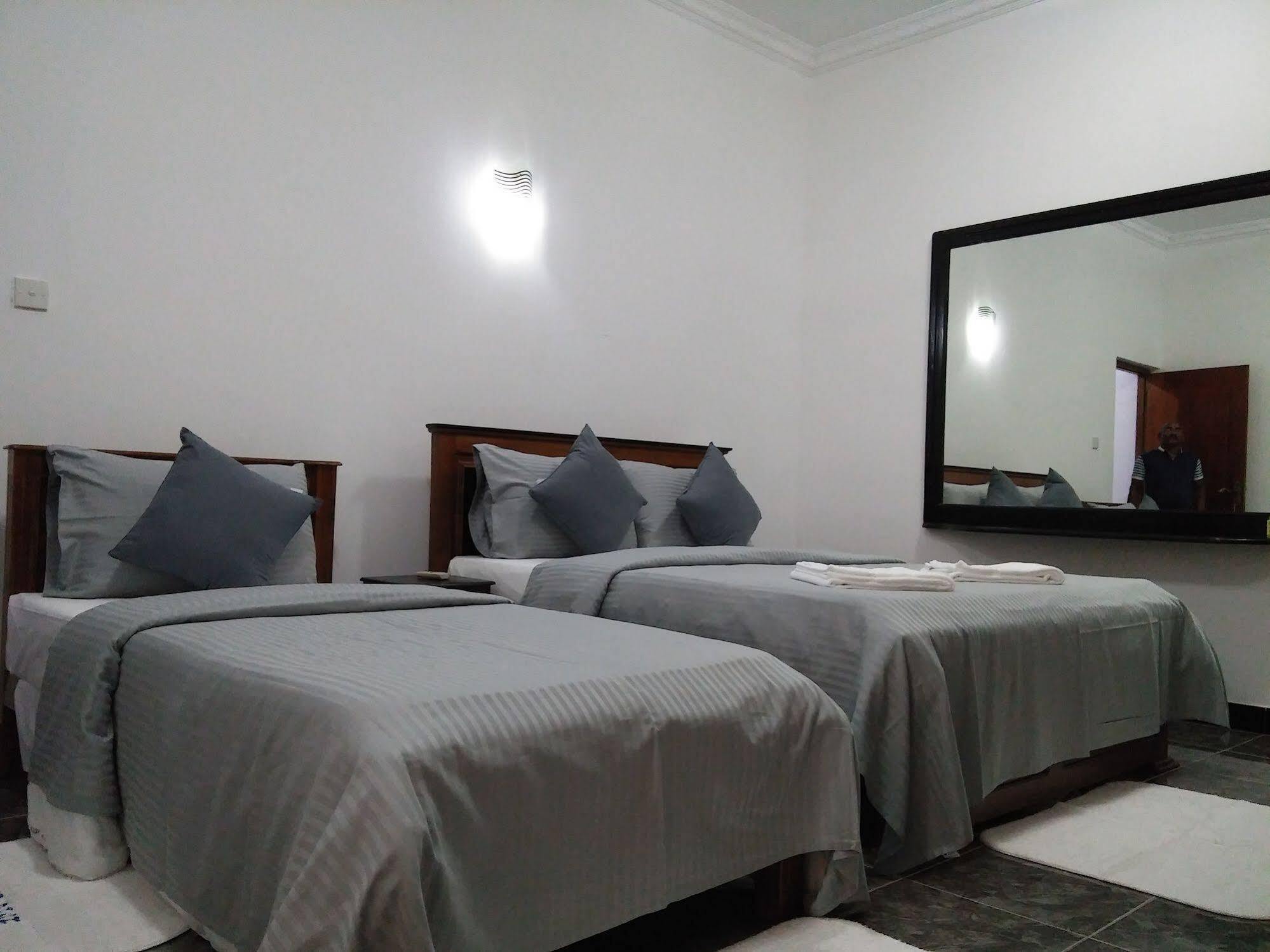 West Dene Bed and Breakfast Negombo Exteriör bild